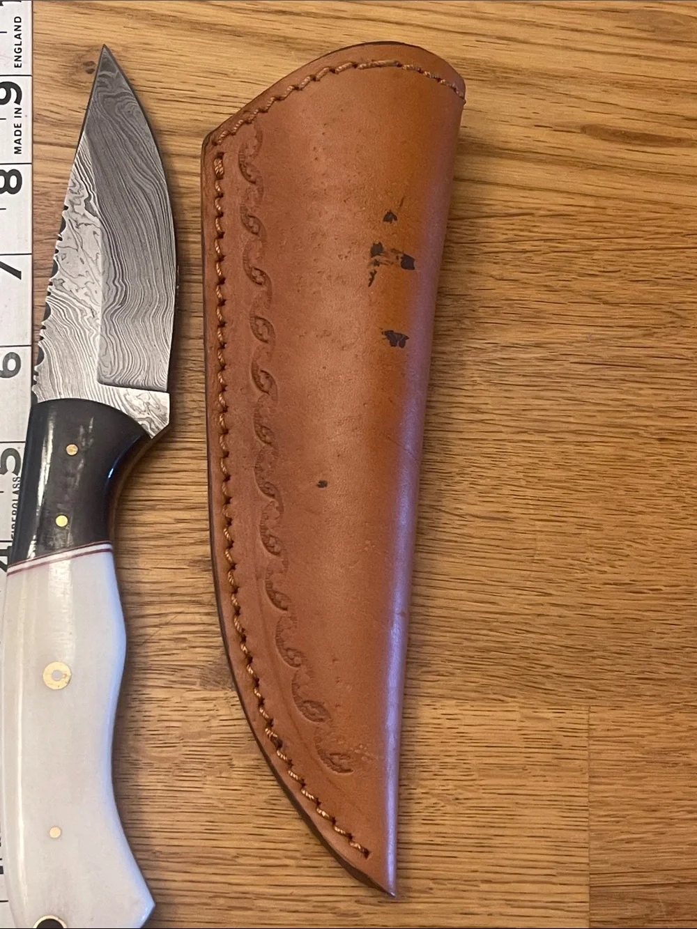 White Handle Damascus Fixed Blade Knife – Elegant Hunting & Utility Knife